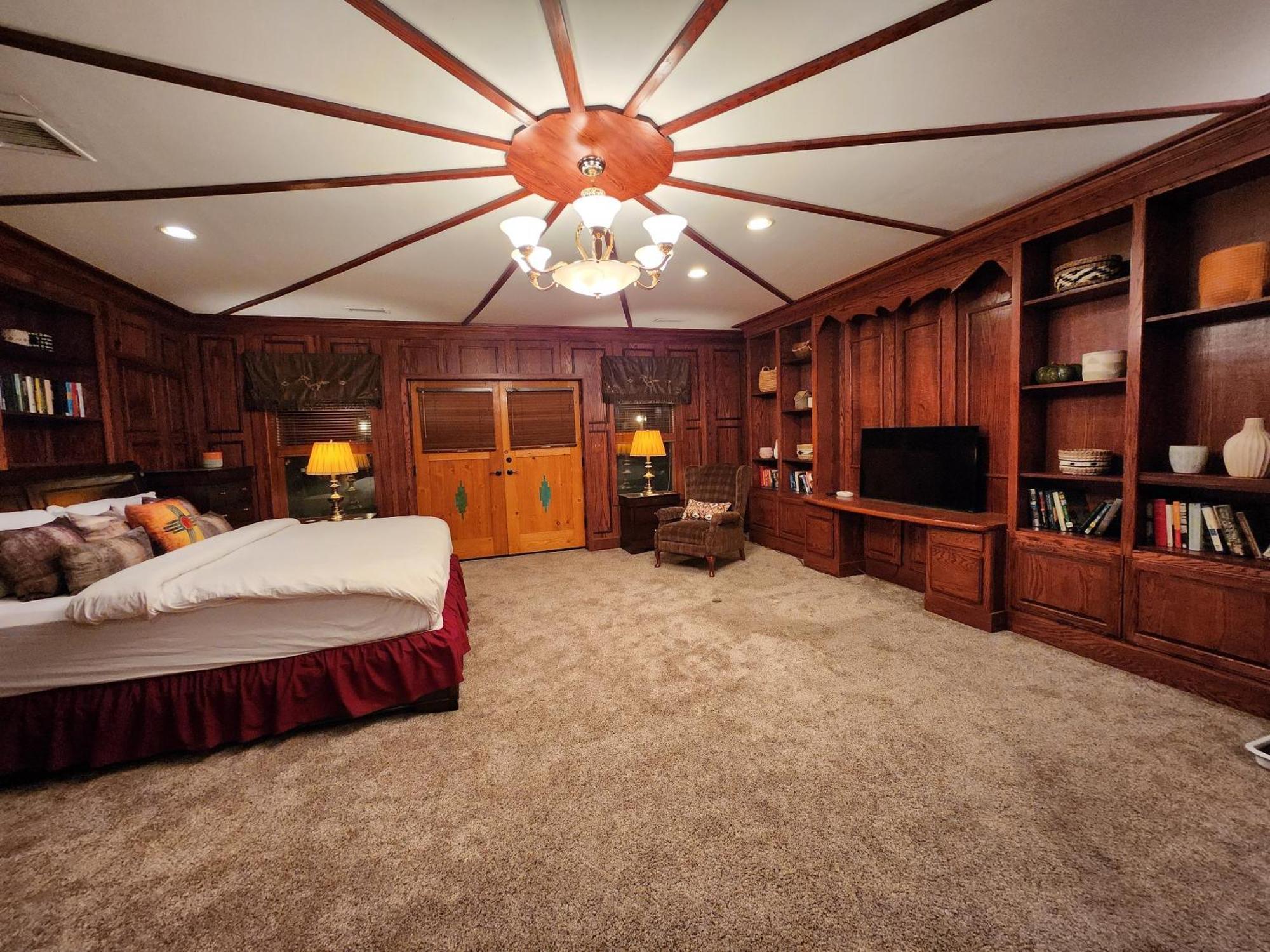 Red Mountain Manor Vineyard And Guesthouse Рио-Ранчо Экстерьер фото