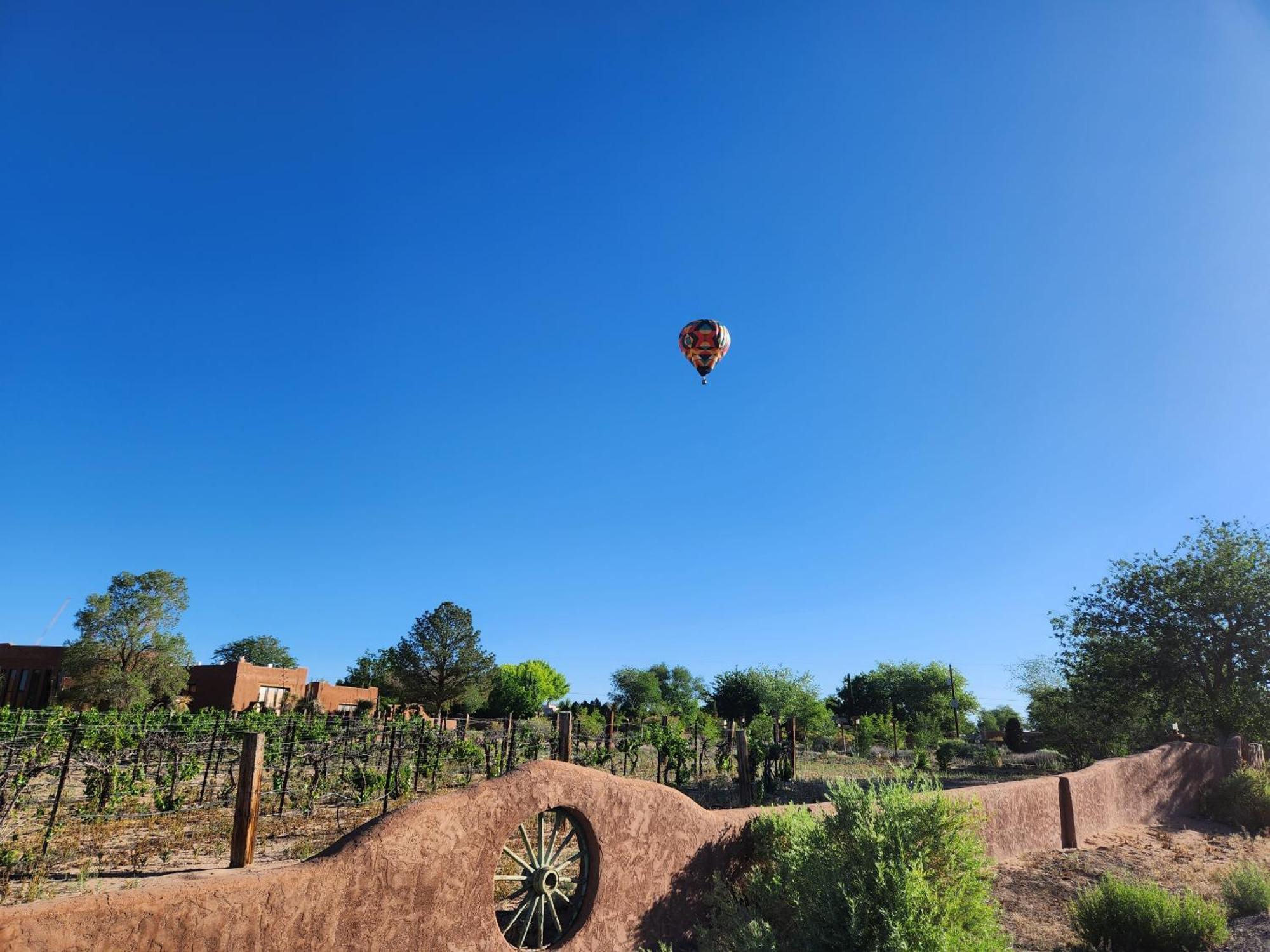 Red Mountain Manor Vineyard And Guesthouse Рио-Ранчо Экстерьер фото